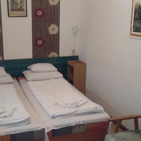 Korona Panzio Bed and Breakfast Balatonfüred Esterno foto