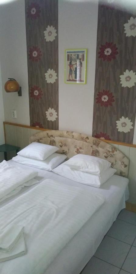 Korona Panzio Bed and Breakfast Balatonfüred Esterno foto