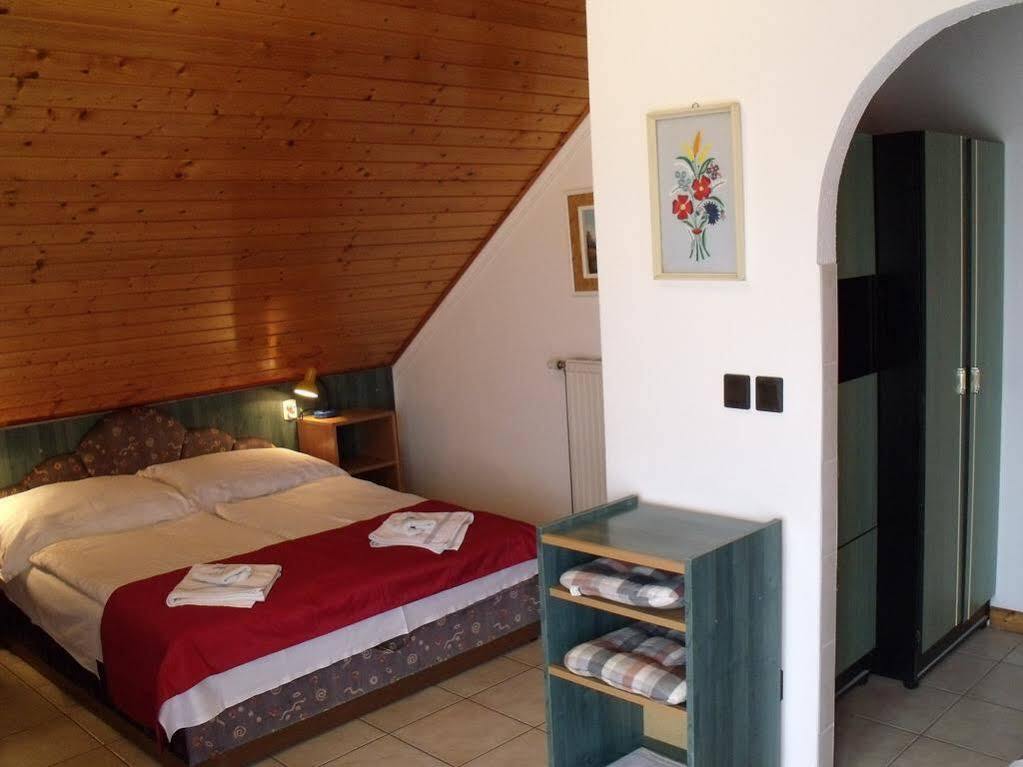 Korona Panzio Bed and Breakfast Balatonfüred Esterno foto