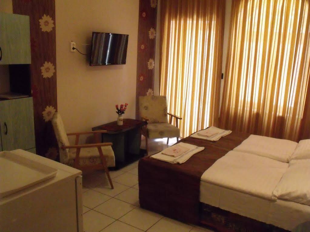 Korona Panzio Bed and Breakfast Balatonfüred Esterno foto